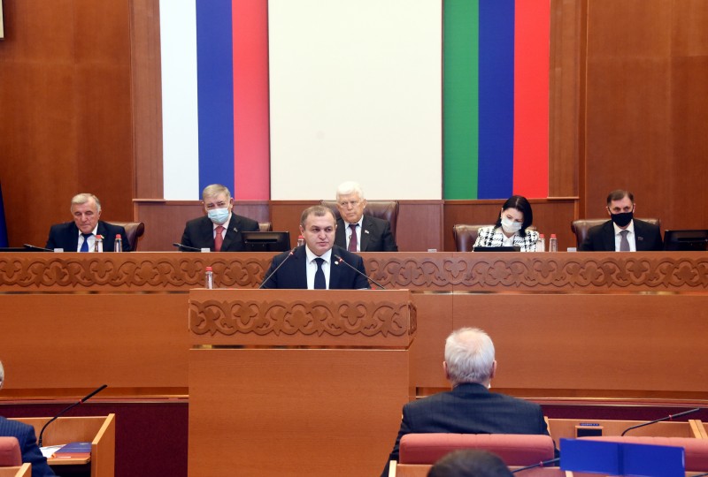 Агарагим Кагиргаджиев принял участие в 51 сессии республиканского парламента