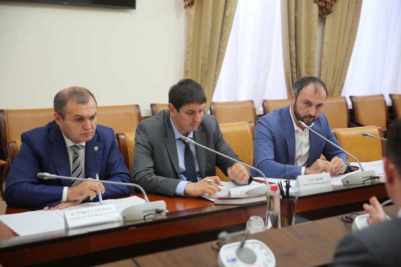 Агарагим Кагиргаджиев принял участие в обсуждении мер поддержки бизнеса