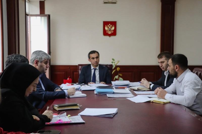 Главе Минимущества Дагестана доложили о ходе работы по внесению договоров аренды в "БАРС-имущество"