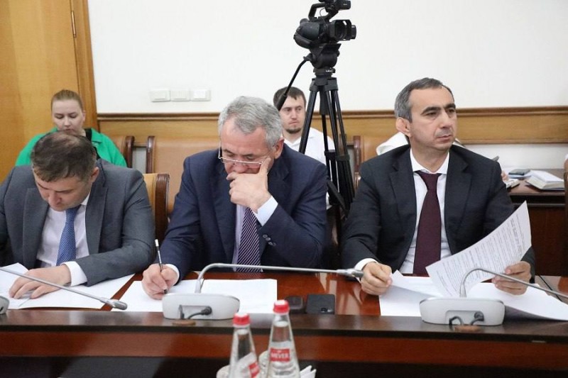 Власти Дагестана окажут помощь жителям, чье имущество пострадало в результате ливневых дождей и града