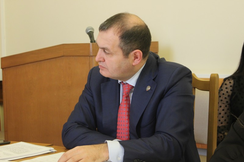 В Правительстве Дагестана обсудили завершение работы по внесению в ЕГРН сведений о территориях опережающего социально-экономического развития, зонах территориального развития, особых экономических зонах