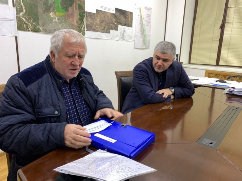 Заместитель министра по земельным и имущественным отношениям РД провел личный прием граждан