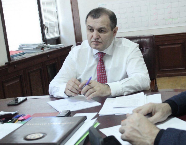 Совещание по вопросу постановки на кадастровый учет сетей мелиорации провел Агарагим Кагиргаджиев