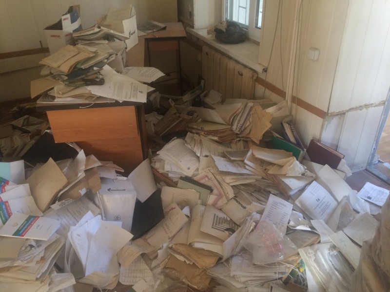 В заброшенном помещении одного из офисных зданий в столице Дагестана найдены важные архивные документы