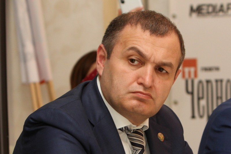 Агарагим Кагиргаджиев принял участие в круглом столе "Черновика"