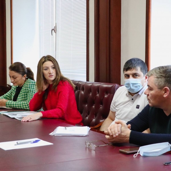 Совещание с представителями села Алмало Кумторкалинского района прошло в Минимуществе