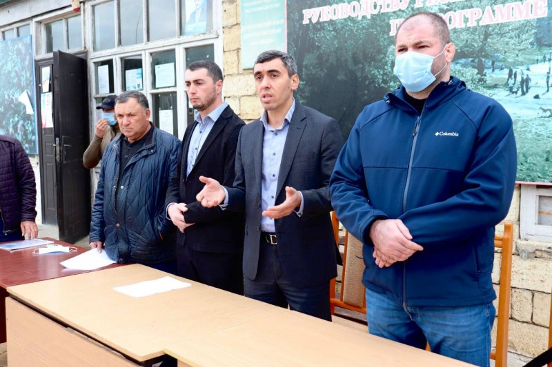 Начальник управления земельных отношений Алефтин Абдуллаев посетил село Авадан