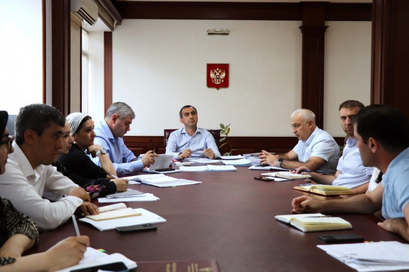 В Минимуществе Дагестана состоялось еженедельное рабочее совещание