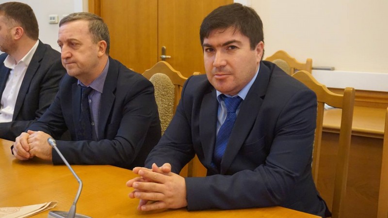 Под руководством Заура Эминова прошло совещание с участием представителей муниципальных образований Республики Дагестан