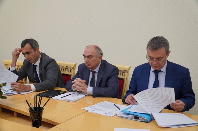 В Правительстве РД обсудили вопросы оптимизации расходов на аренду административных зданий