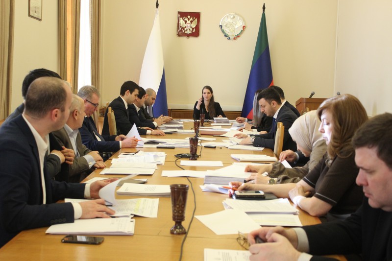 В Правительстве Дагестана обсудили завершение работы по внесению в ЕГРН сведений о территориях опережающего социально-экономического развития, зонах территориального развития, особых экономических зонах