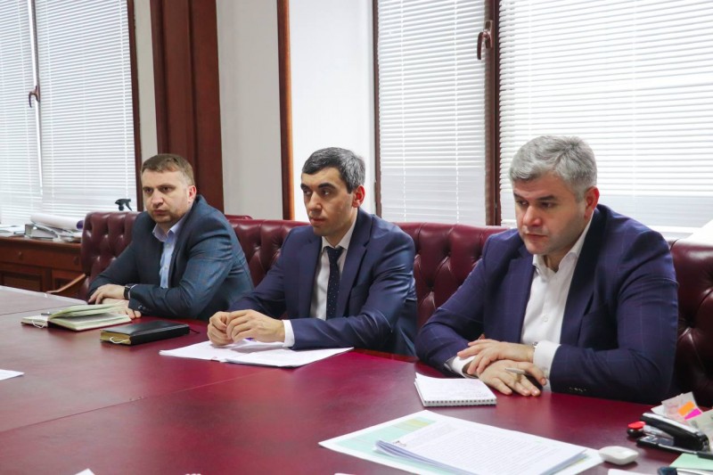 В Минимуществе Дагестана прошло рабочее совещание с руководством Минэнерго РД