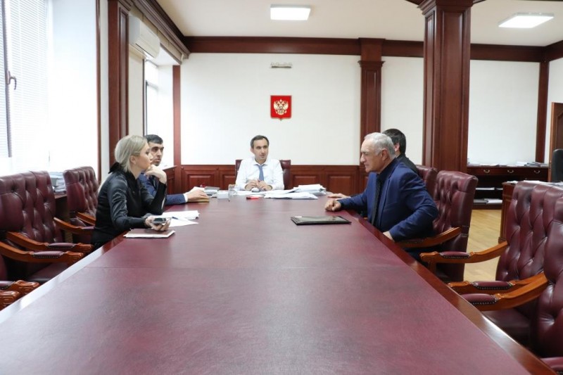 Завершение процедуры банкротства государственных унитарных предприятий обсудили на совещании