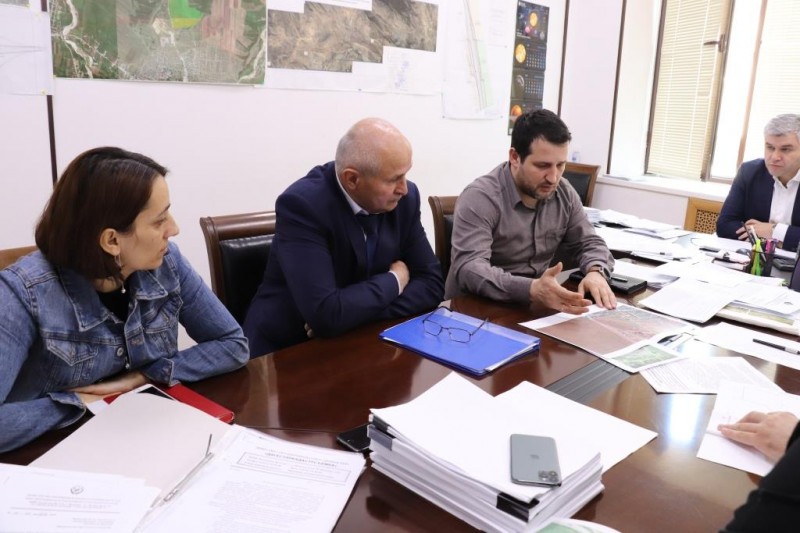 На совещании обсудили передачу здания общежития муниципалитету