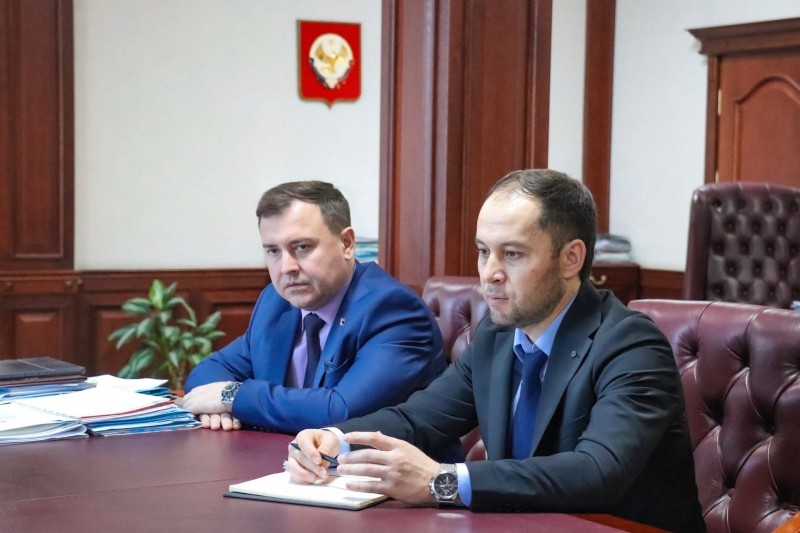 Заур Эминов провёл рабочую встречу с генеральным директором ООО «Газпром межрегионгаз Махачкала»