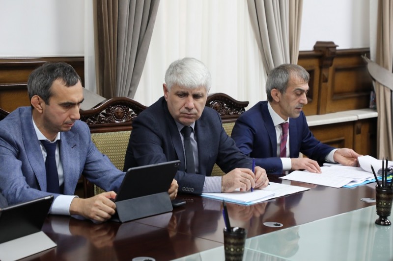 Реализацию плана мероприятий по развитию Дербента обсудили на выездном совещании
