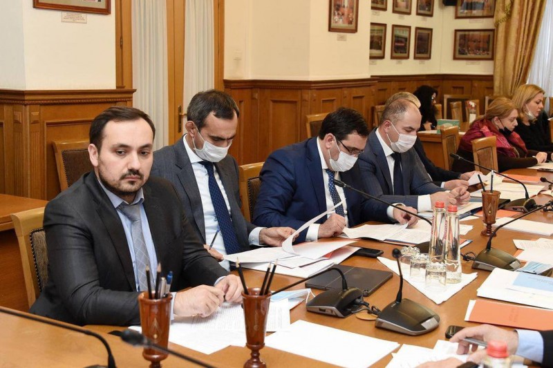 Заур Эминов принял участие в заседании комитета Народного собрания РД по экономике, инвестициям и предпринимательству