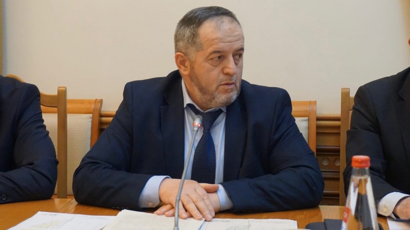 Под руководством Заура Эминова прошло совещание по вопросу использования части земельного участка трассы государственного скотопрогона, расположенного в Сулакской зоне
