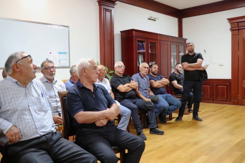 Вопросы государственных унитарных предприятий Казбековского района обсудили в Минимуществе