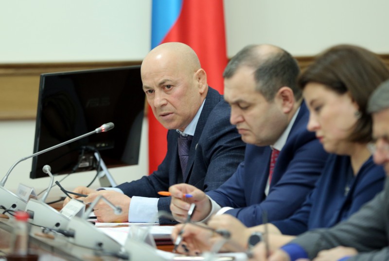 Агарагим Кагиргаджиев принял участие в обсуждении создания мусоросортировочных комплексов и полигонов для размещения ТКО