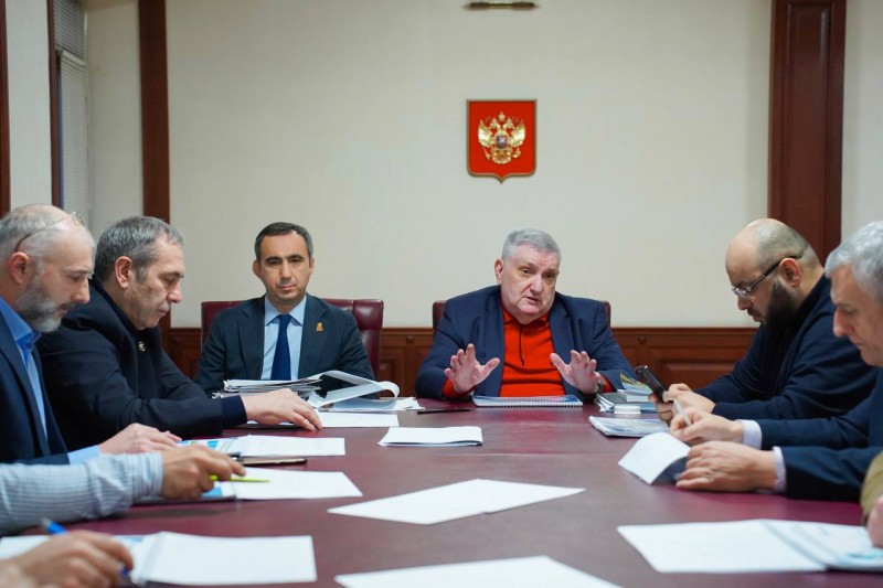 Заур Эминов рассказал Общественному совету об итогах работы министерства