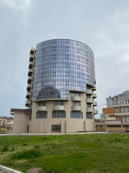 Продажа: объект незавершенного строительства (универсальный спортивный комплекс) с земельным участком
